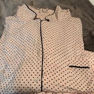 Pink and black polka dot xxl Victoria secret pj set. Great condition.